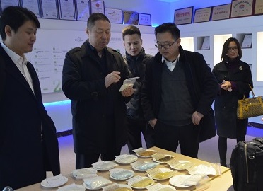 鸡饲料添加剂厂家选哪个？吉隆达服务保您满意